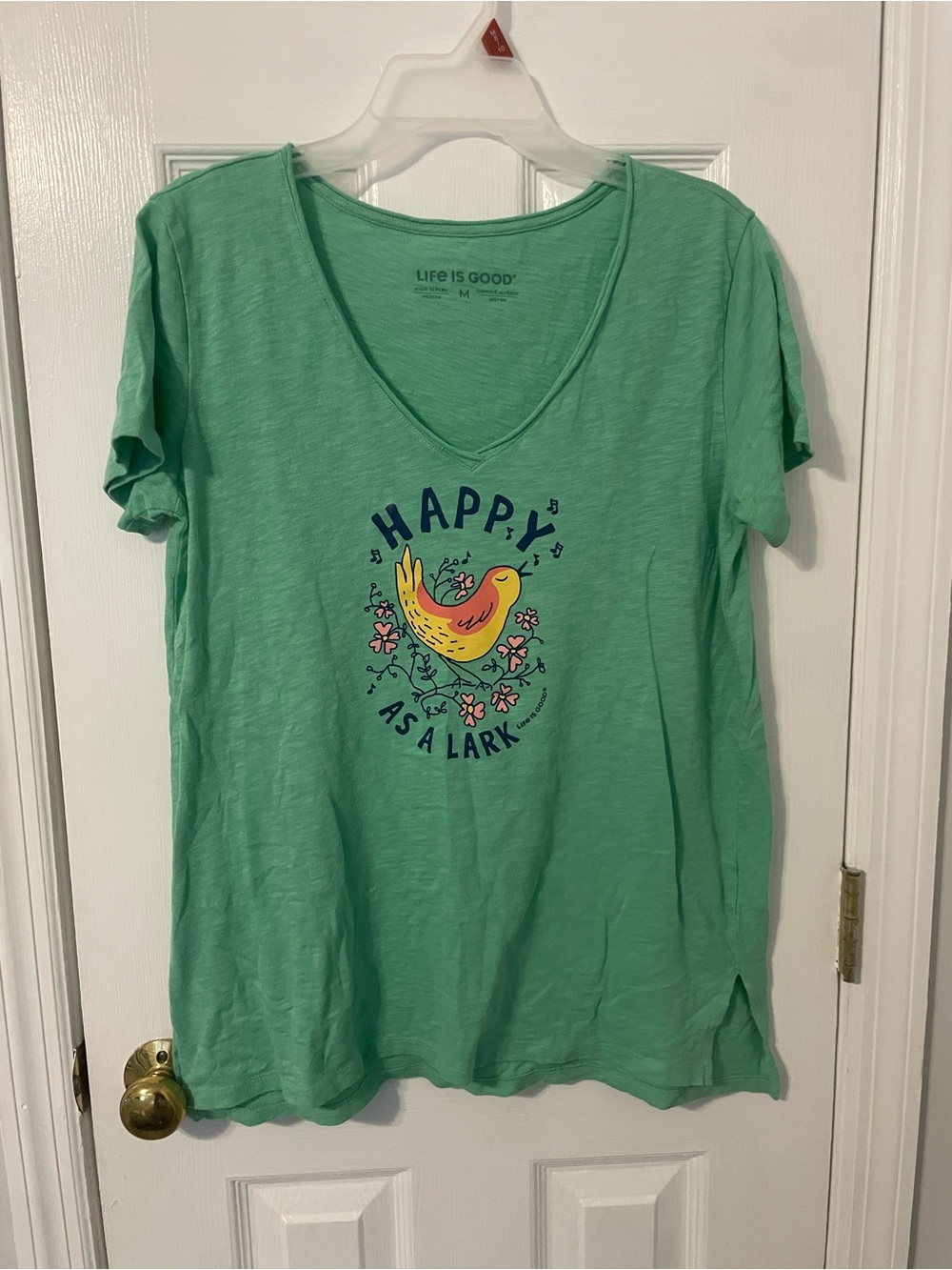 Life is Good Women’s Green 'Happy as a Lark' Bird V-Neck Short Sleeve Tee